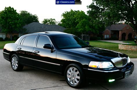 Lincoln Town Car (2003